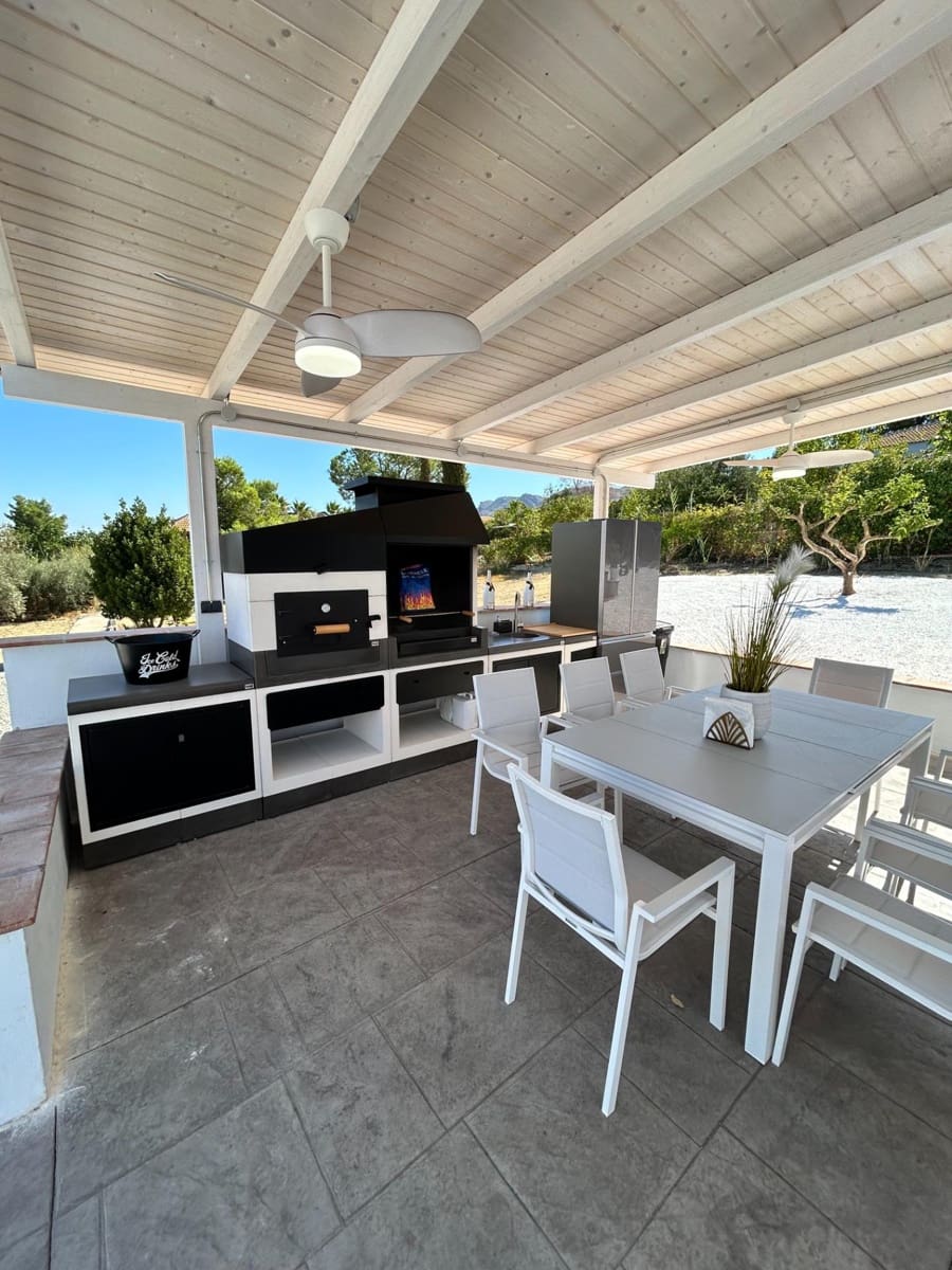 4 soverom Villa til salgs i Cartama med svømmebasseng garasje - € 599 000 (Ref: 9049077)