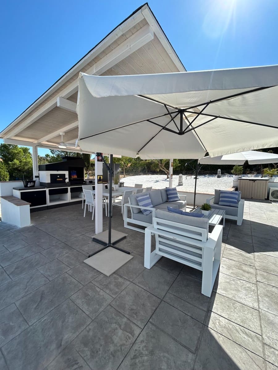 4 soverom Villa til salgs i Cartama med svømmebasseng garasje - € 599 000 (Ref: 9049077)