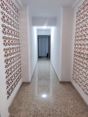 Piso de 4 habitaciones en Málaga ciudad en venta - 280.000 € (Ref: 9051239)