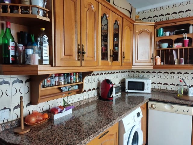 Piso de 4 habitaciones en Málaga ciudad en venta - 280.000 € (Ref: 9051239)