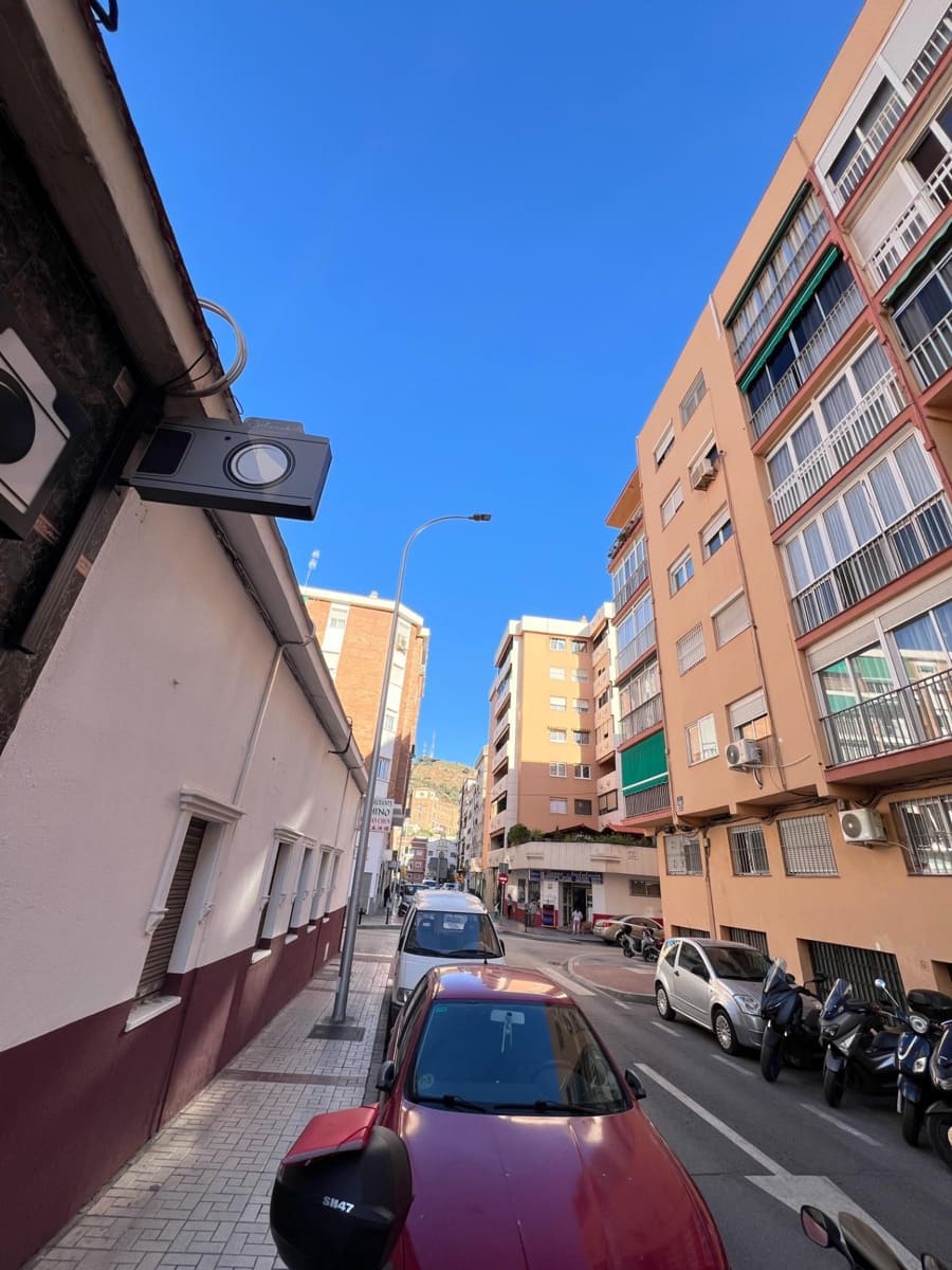 Piso de 4 habitaciones en Málaga ciudad en venta - 280.000 € (Ref: 9051239)
