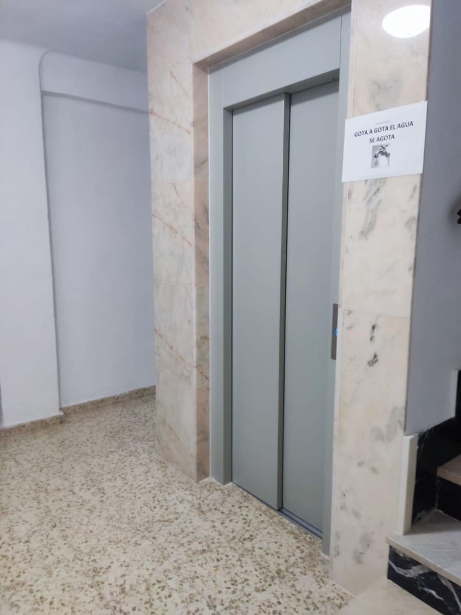 Piso de 4 habitaciones en Málaga ciudad en venta - 280.000 € (Ref: 9051239)