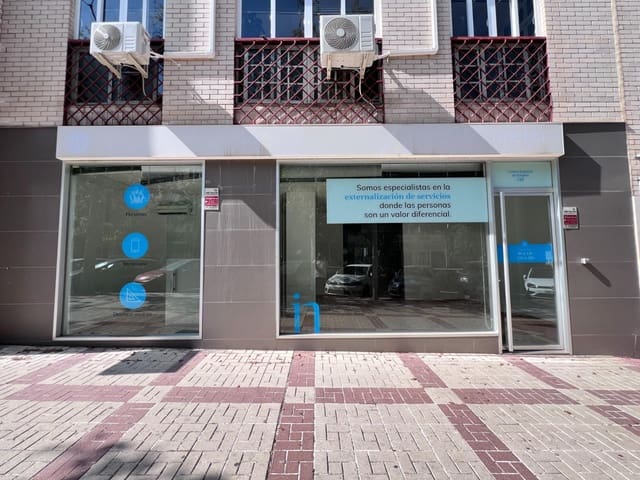 Comercial para arrendar em Gamarra, Málaga cidade - 1 800 € (Ref: 9073569)