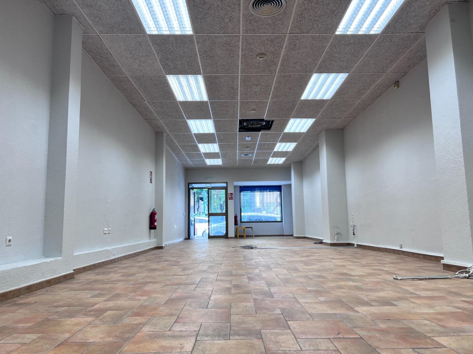 Commercieel te huur in Malaga stad - € 1.400 (Ref: 9085470)