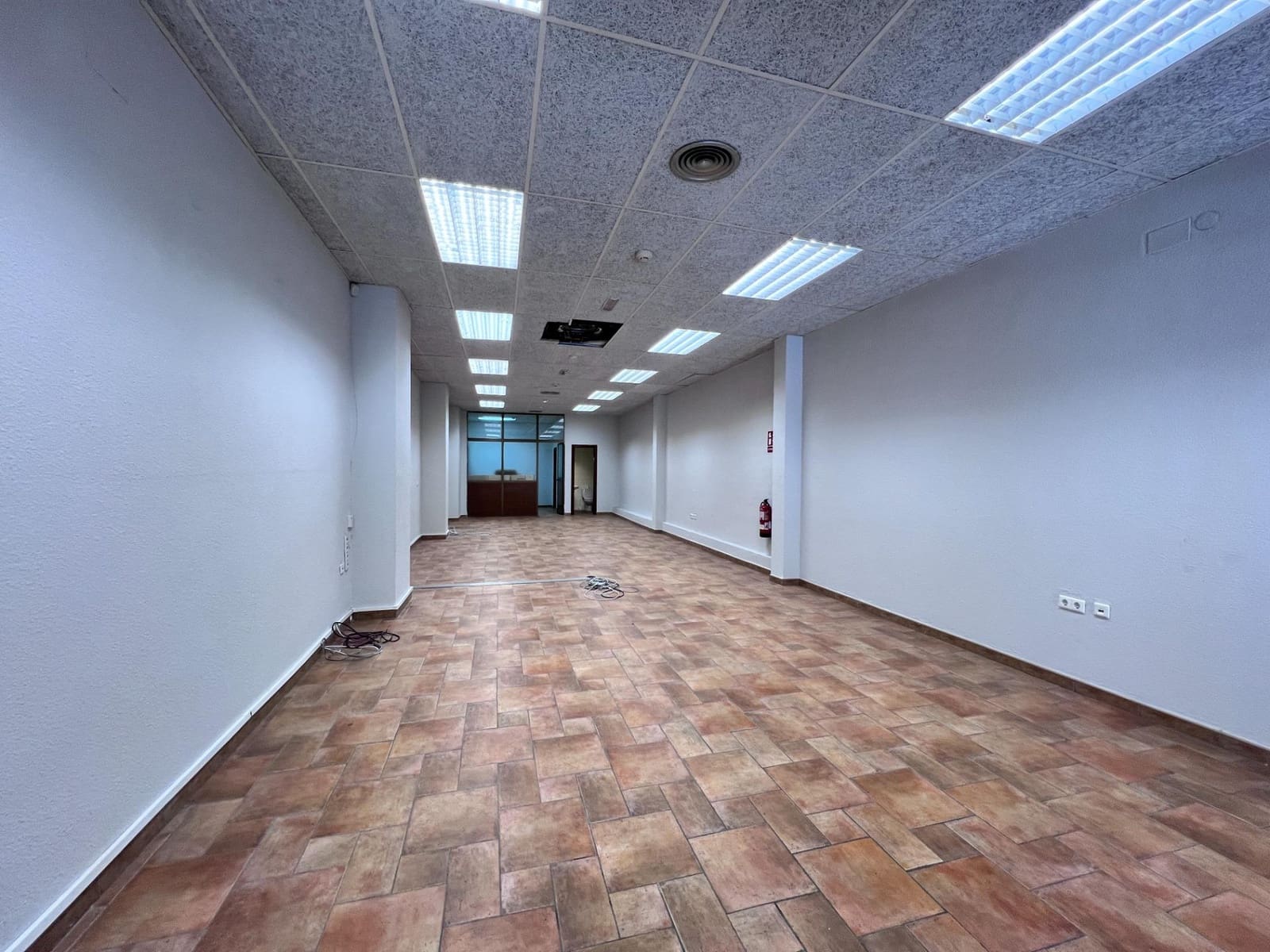 Commercieel te huur in Malaga stad - € 1.400 (Ref: 9085470)