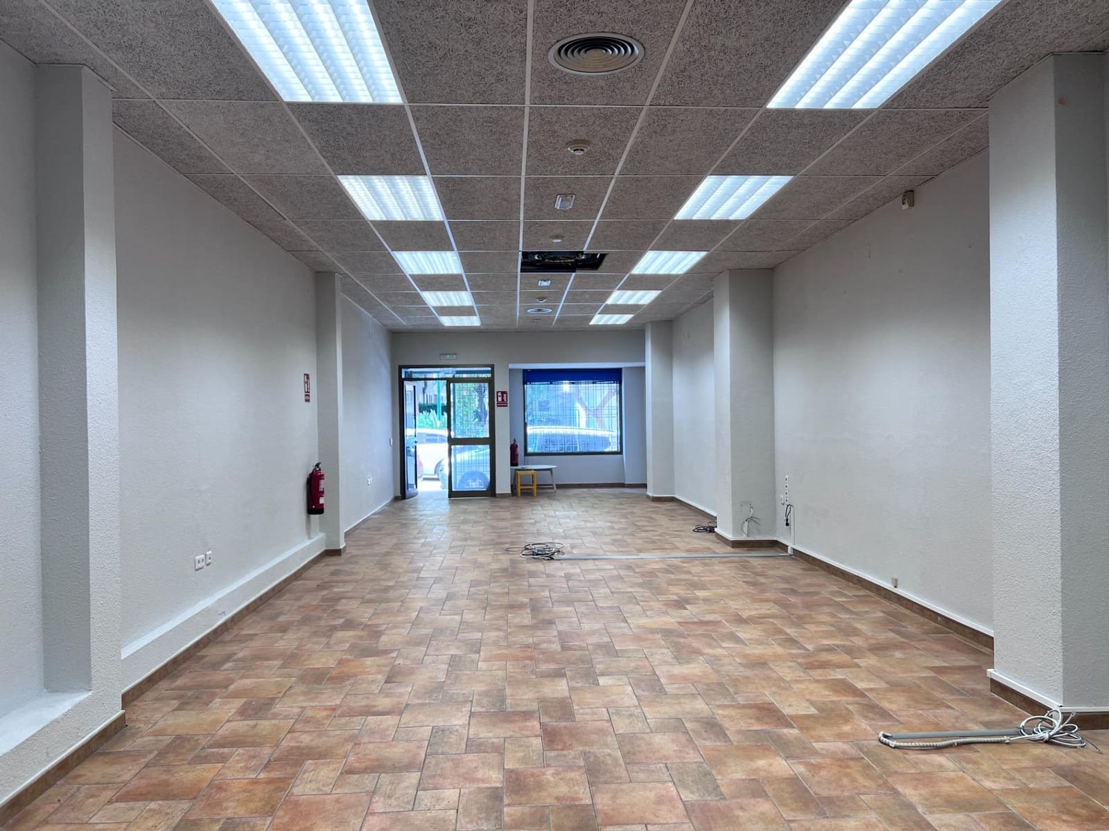 Commercieel te huur in Malaga stad - € 1.400 (Ref: 9085470)