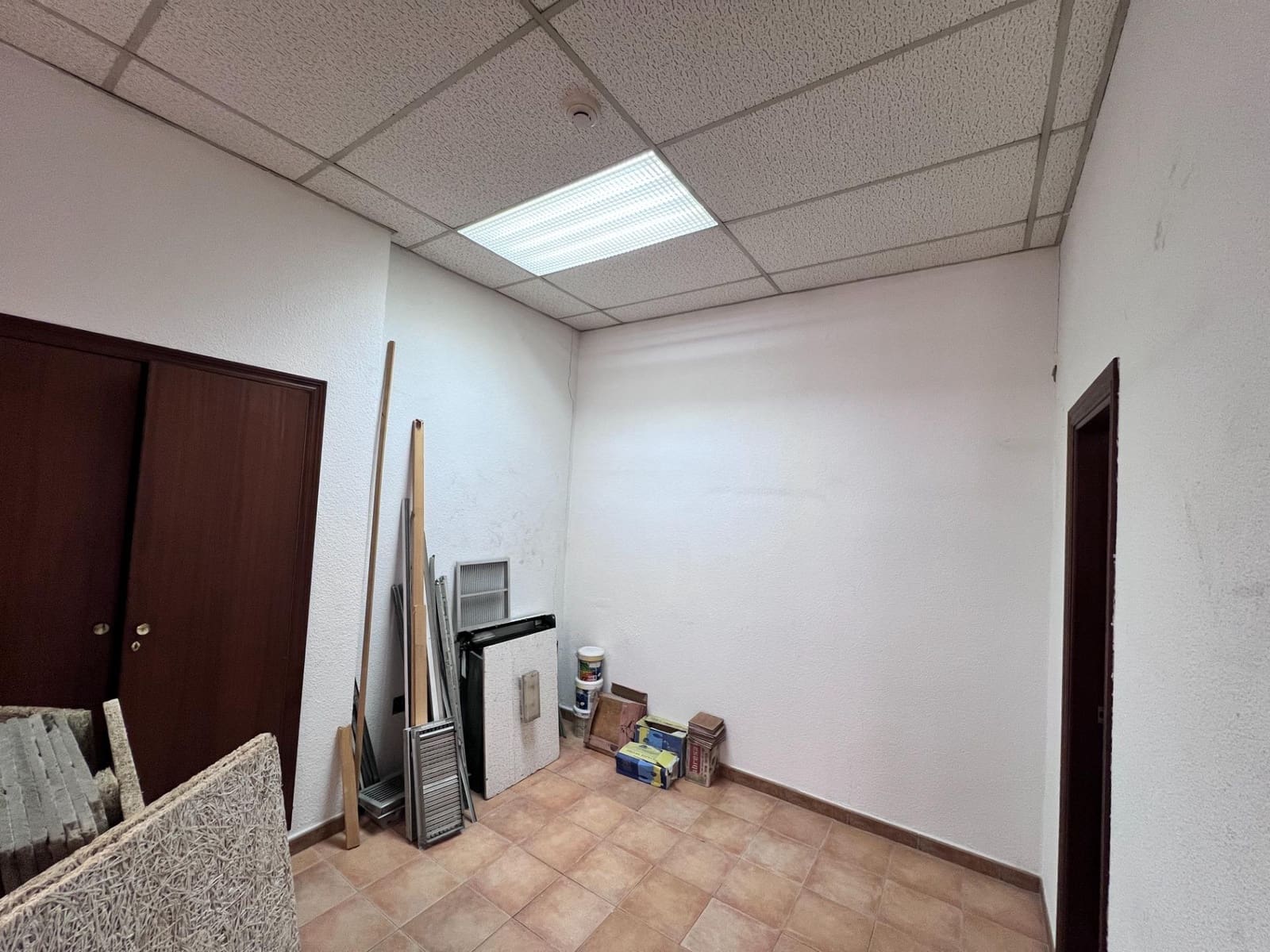 Commercieel te huur in Malaga stad - € 1.400 (Ref: 9085470)
