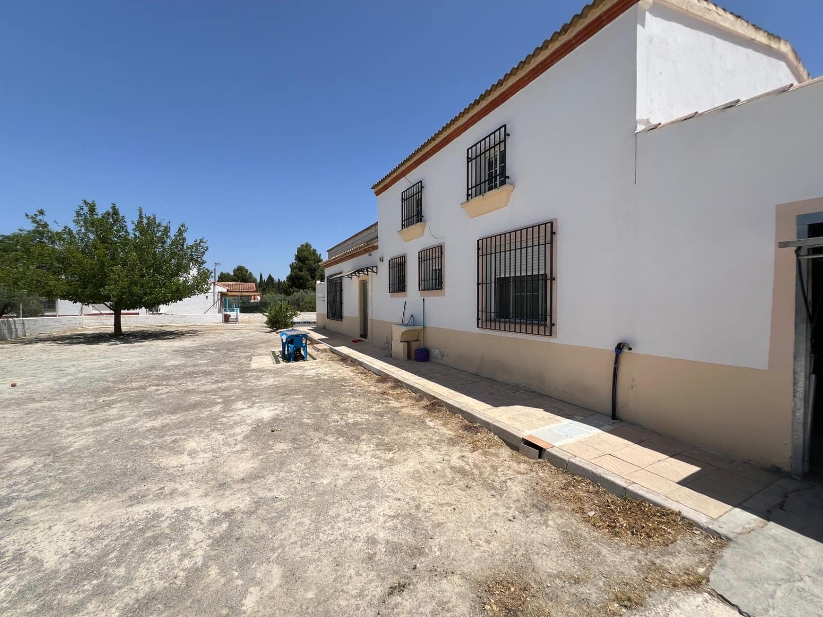 Chalet de 4 habitaciones en Moraleda de Zafayona en venta - 230.000 € (Ref: 9103061)