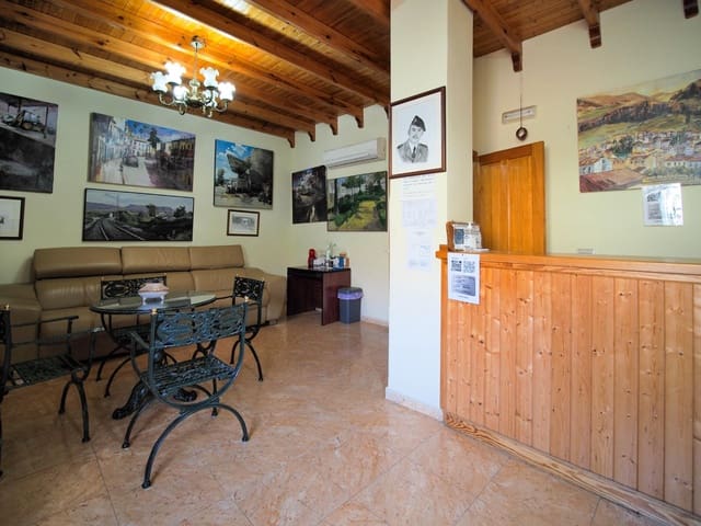 14 soverom Hotell til salgs i Pizarra - € 730 000 (Ref: 9108916)