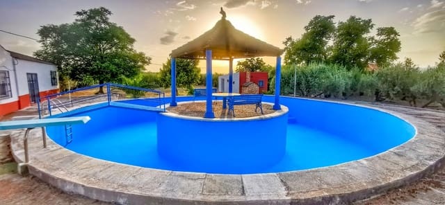 4 soveværelse Finca/Landehus til salg i Moraleda de Zafayona med swimmingpool - € 270.000 (Ref: 9112530)