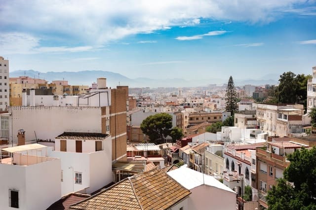 2 soveværelse Lejlighed til salg i Málaga by - € 400.000 (Ref: 9128526)