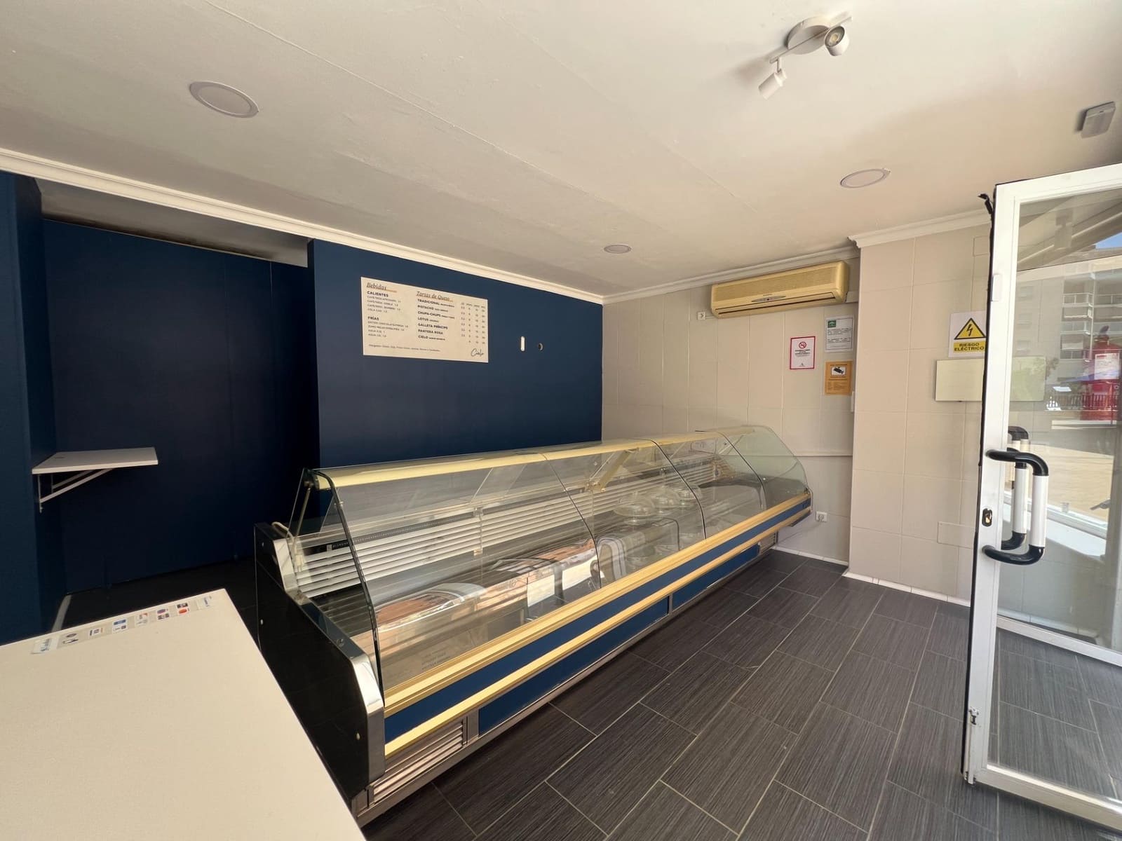 Commercial for rent in Malaga city - € 700 (Ref: 9132584)
