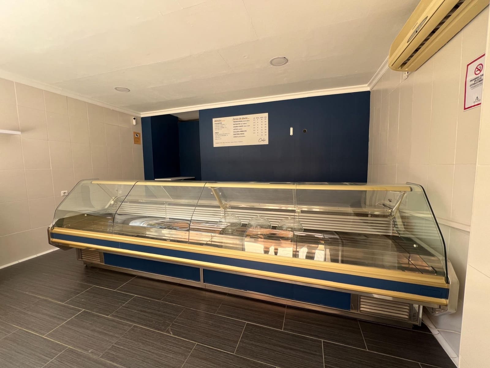 Commercial for rent in Malaga city - € 700 (Ref: 9132584)