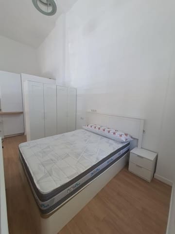 Studio til leje i Capuchinos, Málaga by - € 990 (Ref: 9134643)
