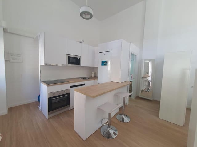 Studio til leje i Capuchinos, Málaga by - € 990 (Ref: 9134643)