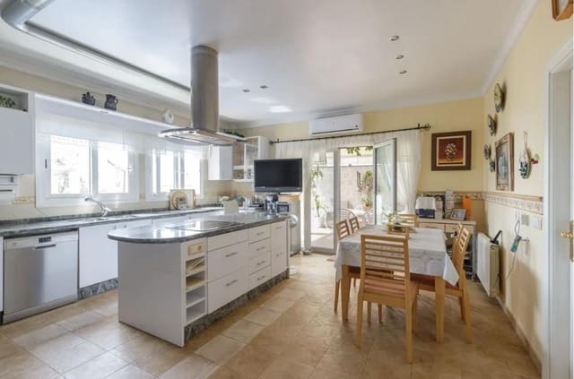 5 soveværelse Villa til salg i Málaga by med swimmingpool garage - € 1.868.500 (Ref: 9165953)