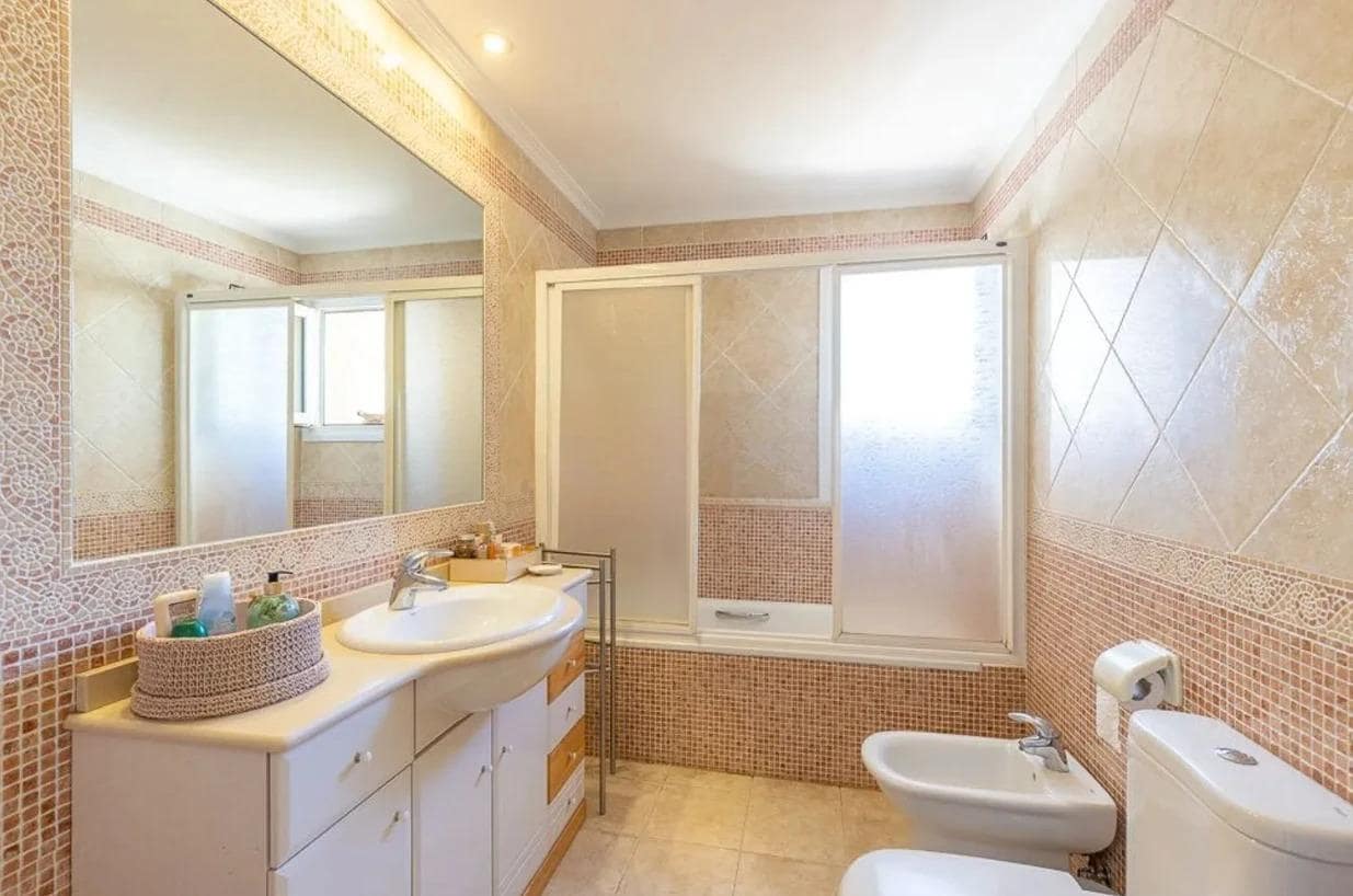 5 soveværelse Villa til salg i Malaga by med swimmingpool garage - € 1.868.500 (Ref: 9165953)