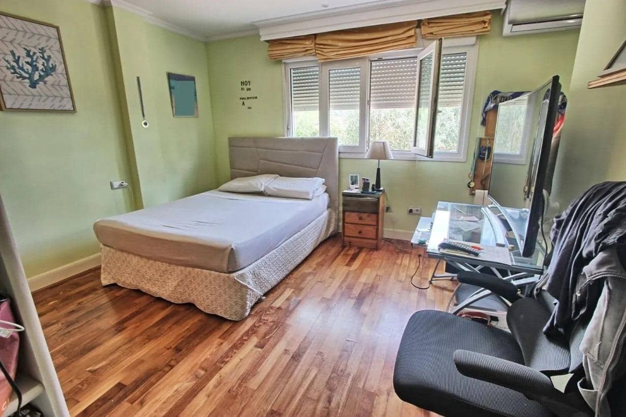 5 soveværelse Villa til salg i Malaga by med swimmingpool garage - € 1.868.500 (Ref: 9165953)