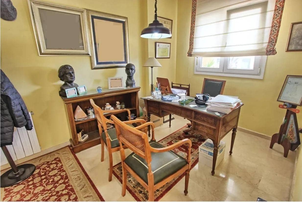 5 soveværelse Villa til salg i Malaga by med swimmingpool garage - € 1.868.500 (Ref: 9165953)