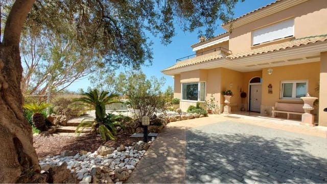 5 soveværelse Villa til salg i Málaga by med swimmingpool garage - € 1.868.500 (Ref: 9165953)