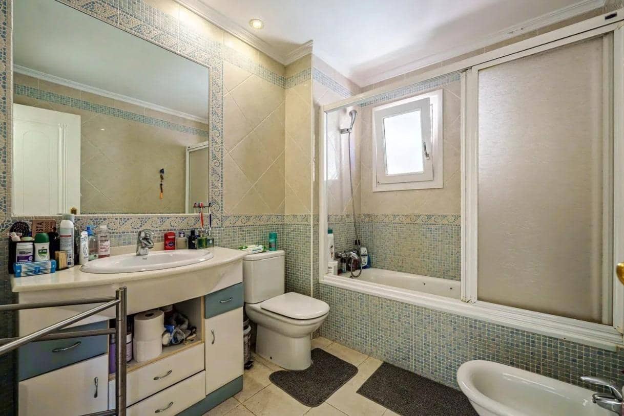 5 soveværelse Villa til salg i Malaga by med swimmingpool garage - € 1.868.500 (Ref: 9165953)