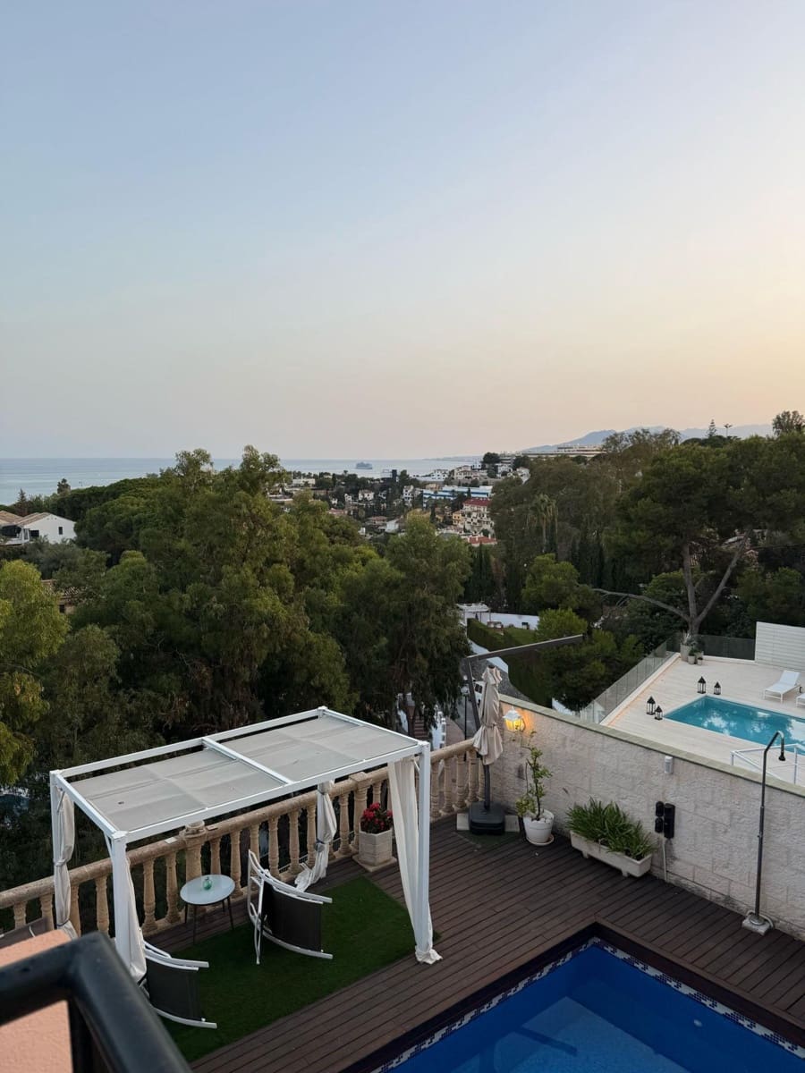 5 soveværelse Villa til salg i Malaga by med swimmingpool garage - € 1.868.500 (Ref: 9165953)