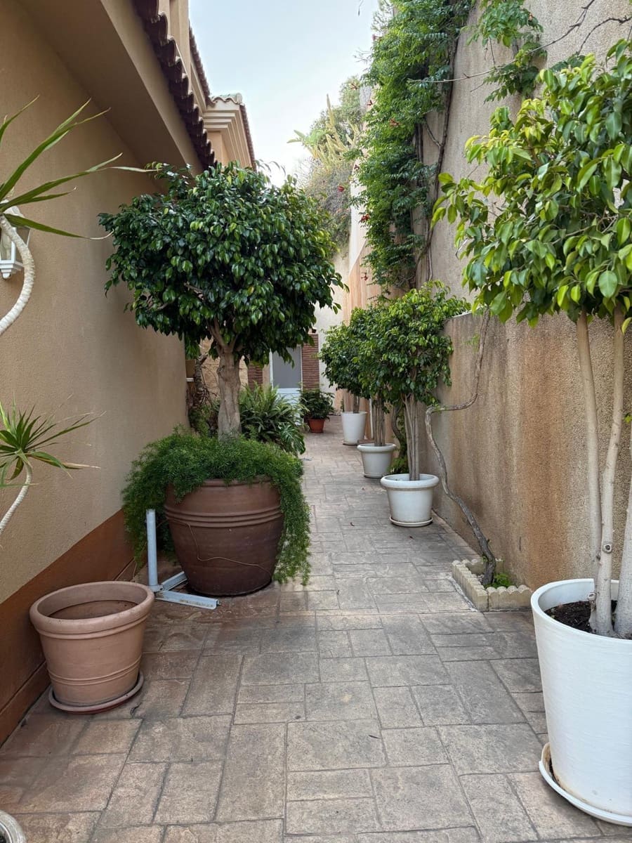 5 soveværelse Villa til salg i Malaga by med swimmingpool garage - € 1.868.500 (Ref: 9165953)