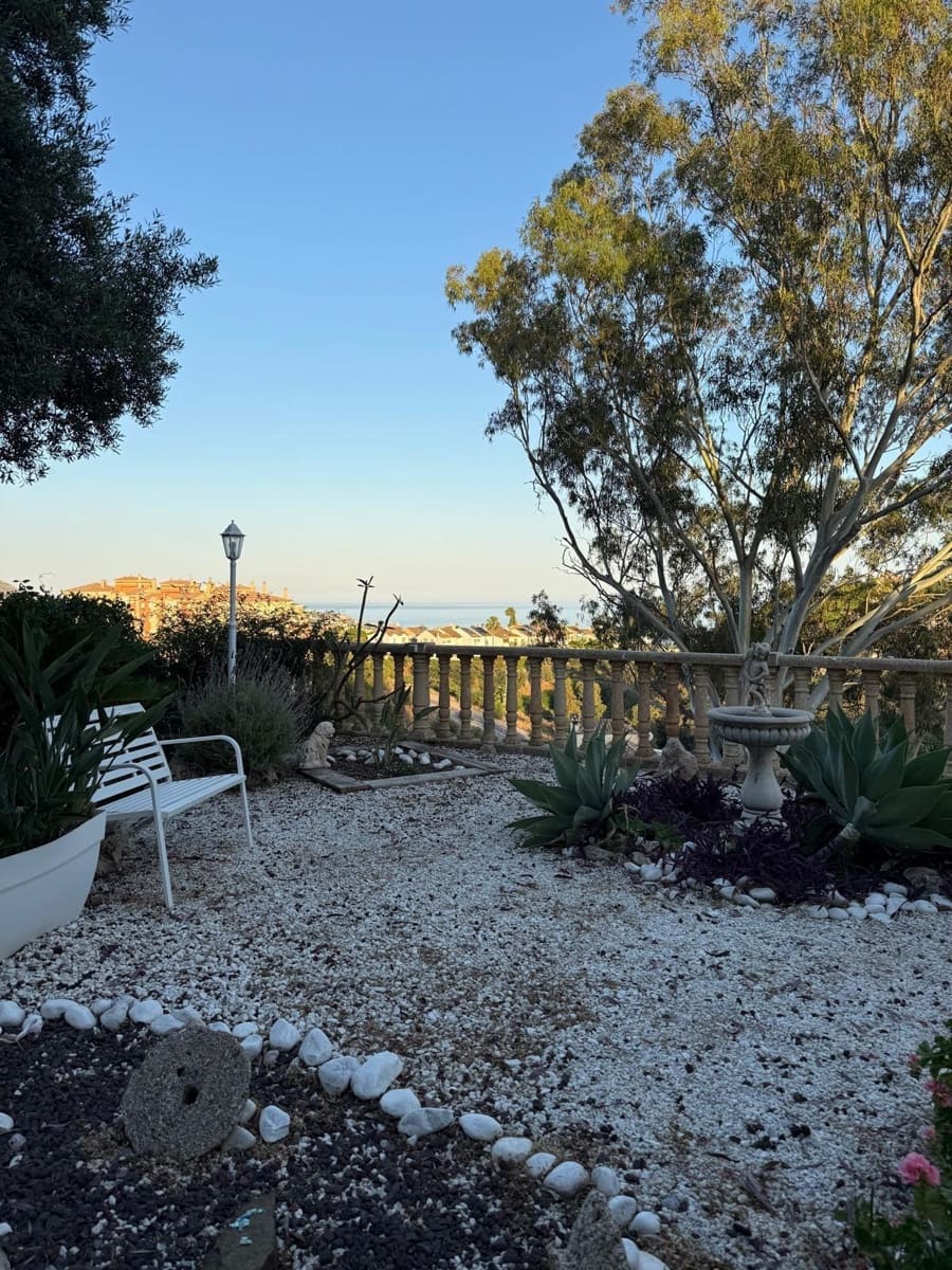 5 soveværelse Villa til salg i Malaga by med swimmingpool garage - € 1.868.500 (Ref: 9165953)