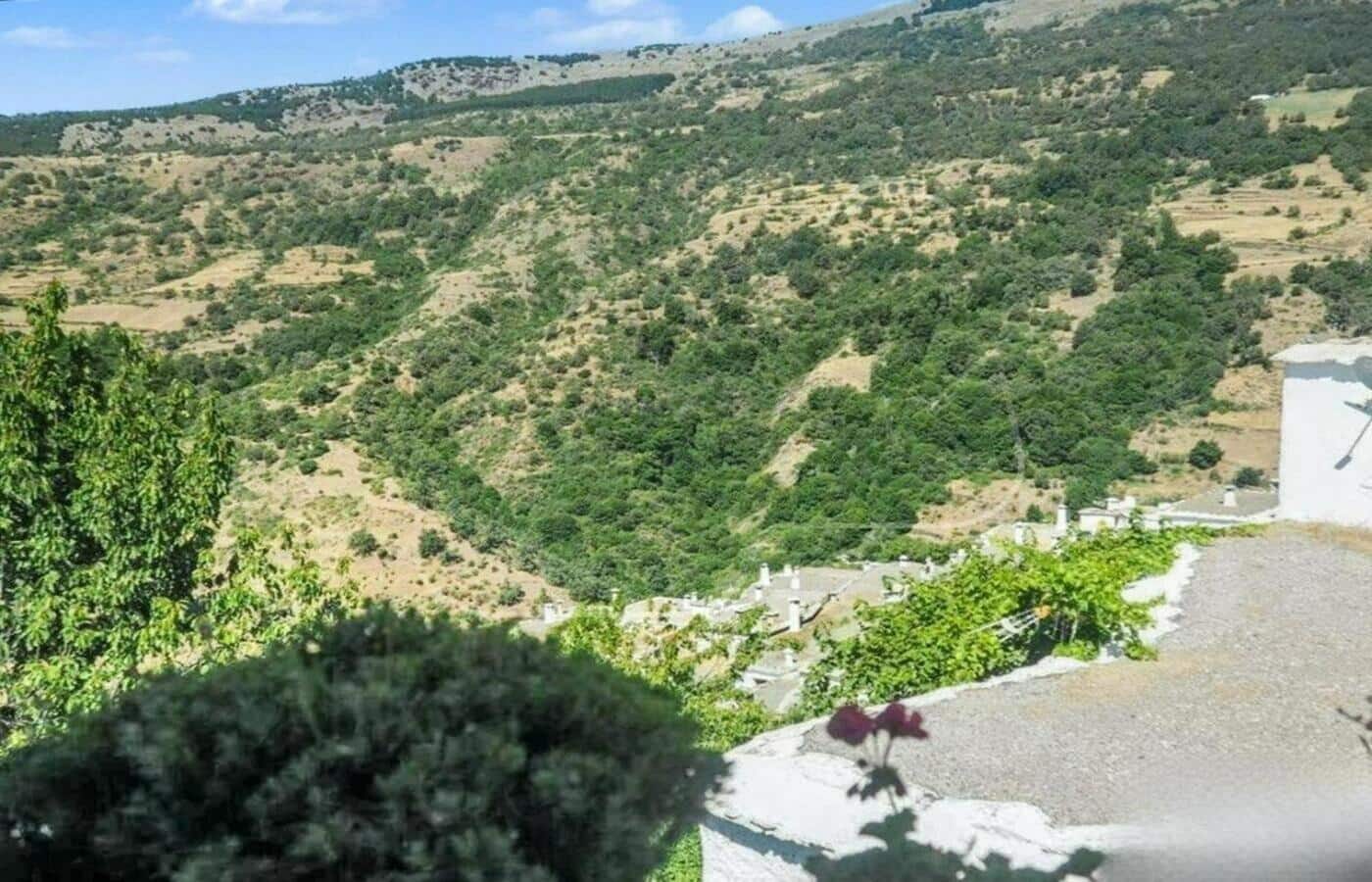 4 bedroom Townhouse for sale in Capileira - € 170,000 (Ref: 9191297)