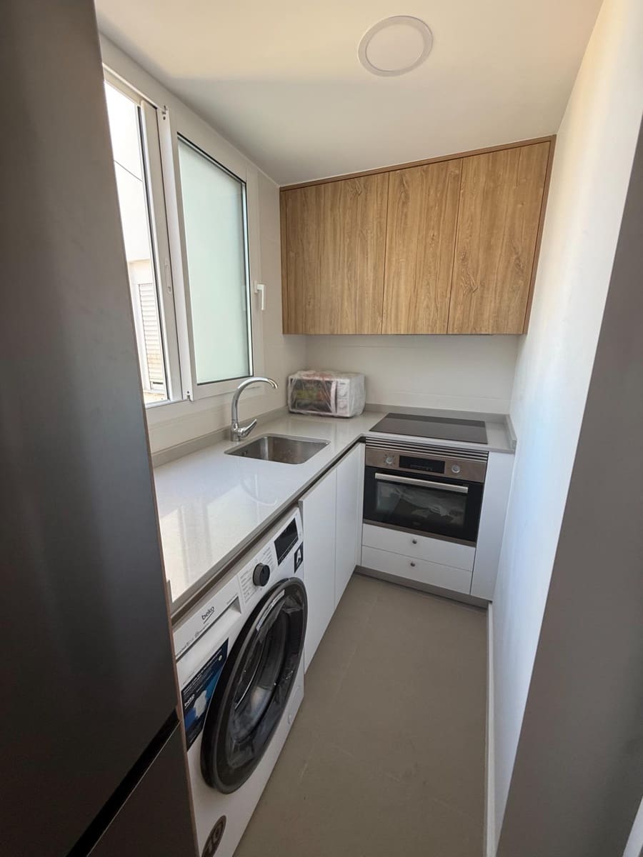 3 makuuhuone Huoneisto vuokrattavana paikassa Malaga kaupunki - 450 € (Ref: 9232810)