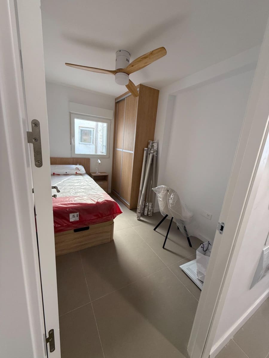 3 makuuhuone Huoneisto vuokrattavana paikassa Malaga kaupunki - 450 € (Ref: 9232810)