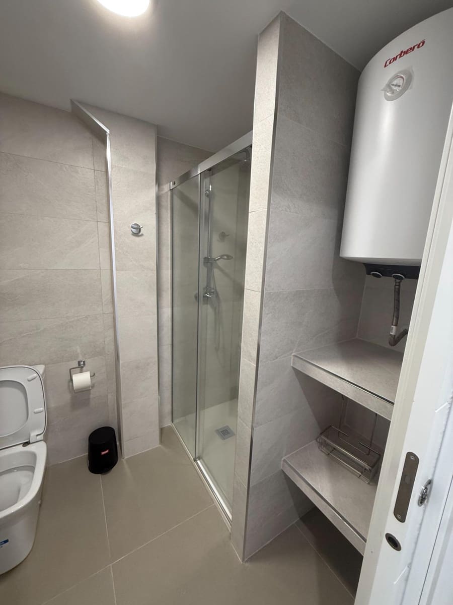 3 makuuhuone Huoneisto vuokrattavana paikassa Malaga kaupunki - 450 € (Ref: 9232810)