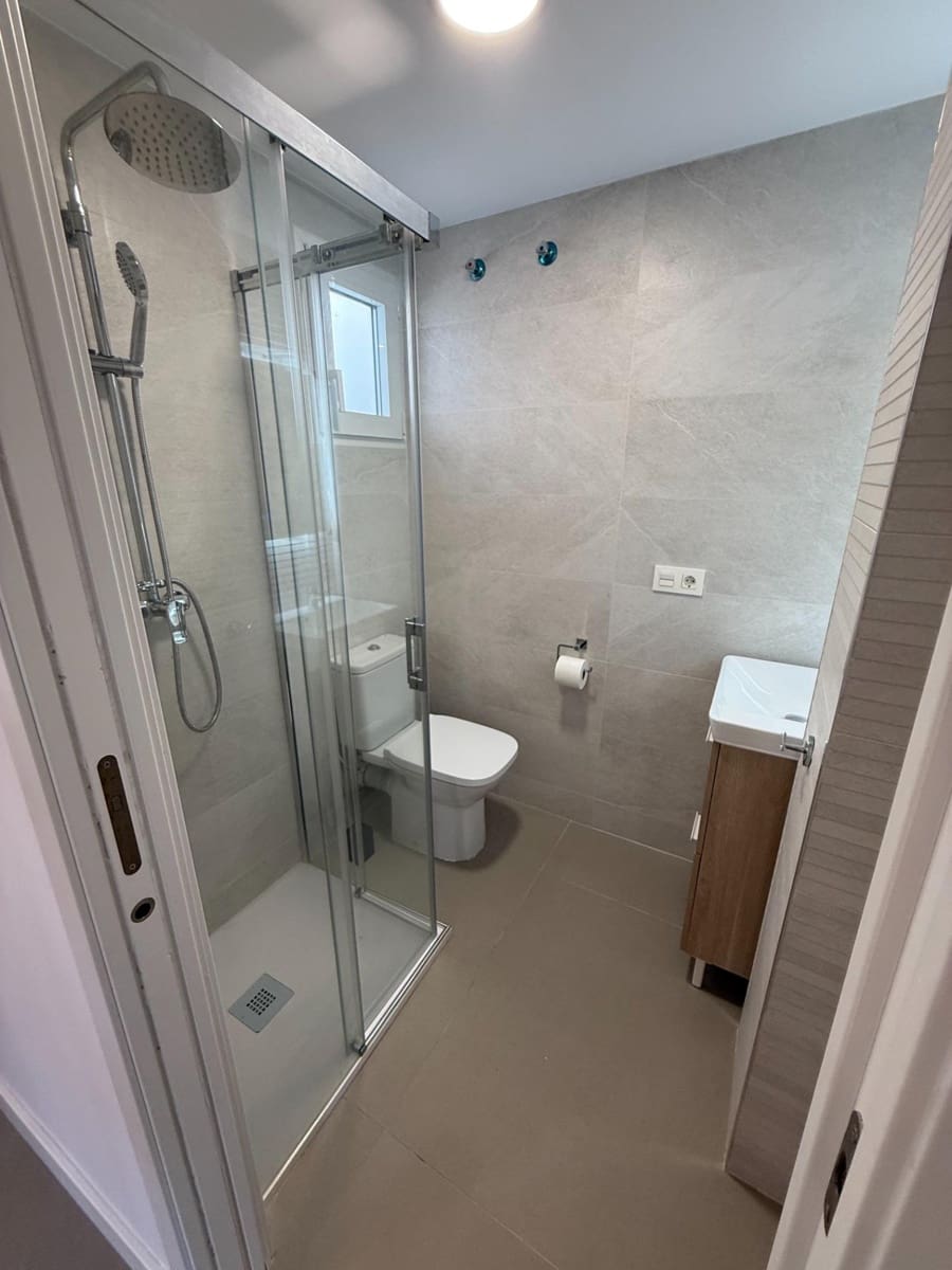 3 makuuhuone Huoneisto vuokrattavana paikassa Malaga kaupunki - 450 € (Ref: 9232810)