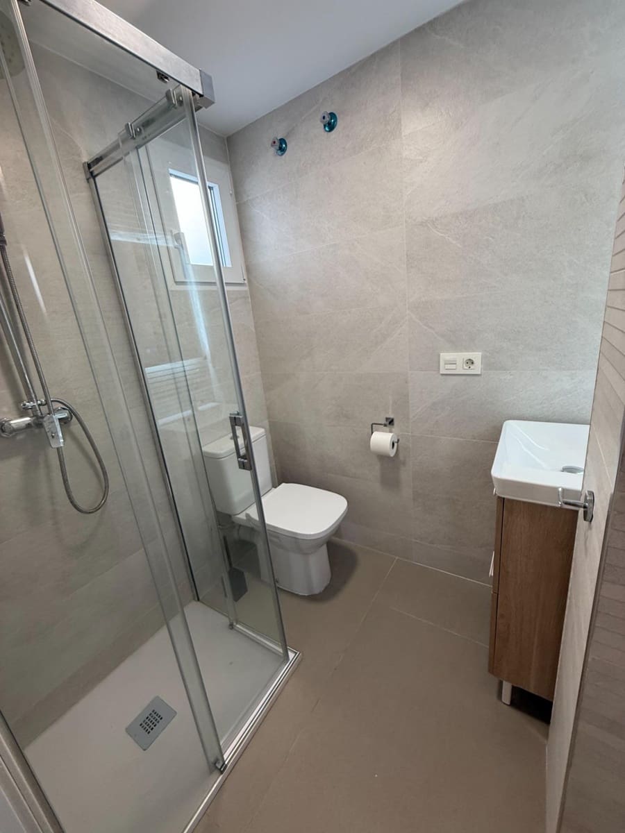 3 makuuhuone Huoneisto vuokrattavana paikassa Malaga kaupunki - 450 € (Ref: 9232810)