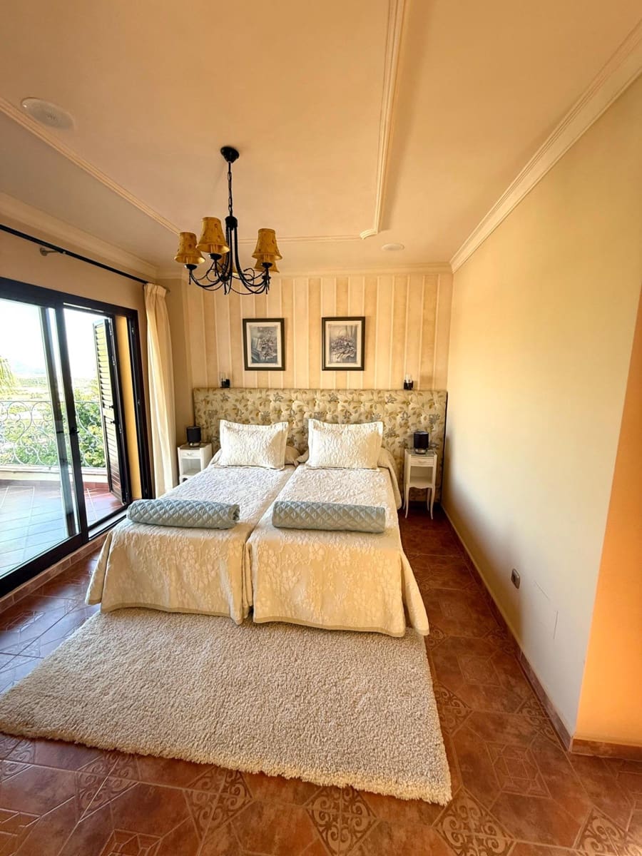 7 soveværelse Villa til salg i Coin - € 1.400.000 (Ref: 9243253)