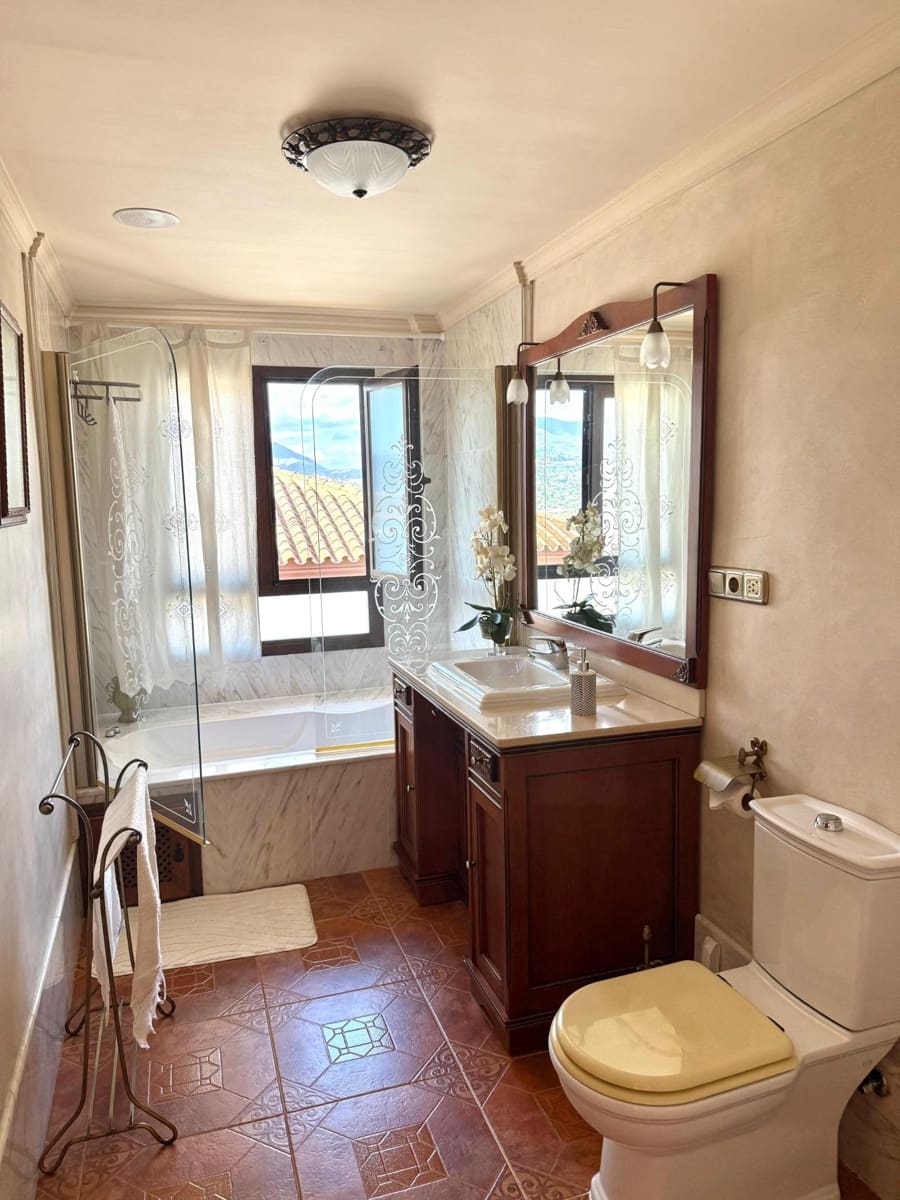 7 soveværelse Villa til salg i Coin - € 1.400.000 (Ref: 9243253)