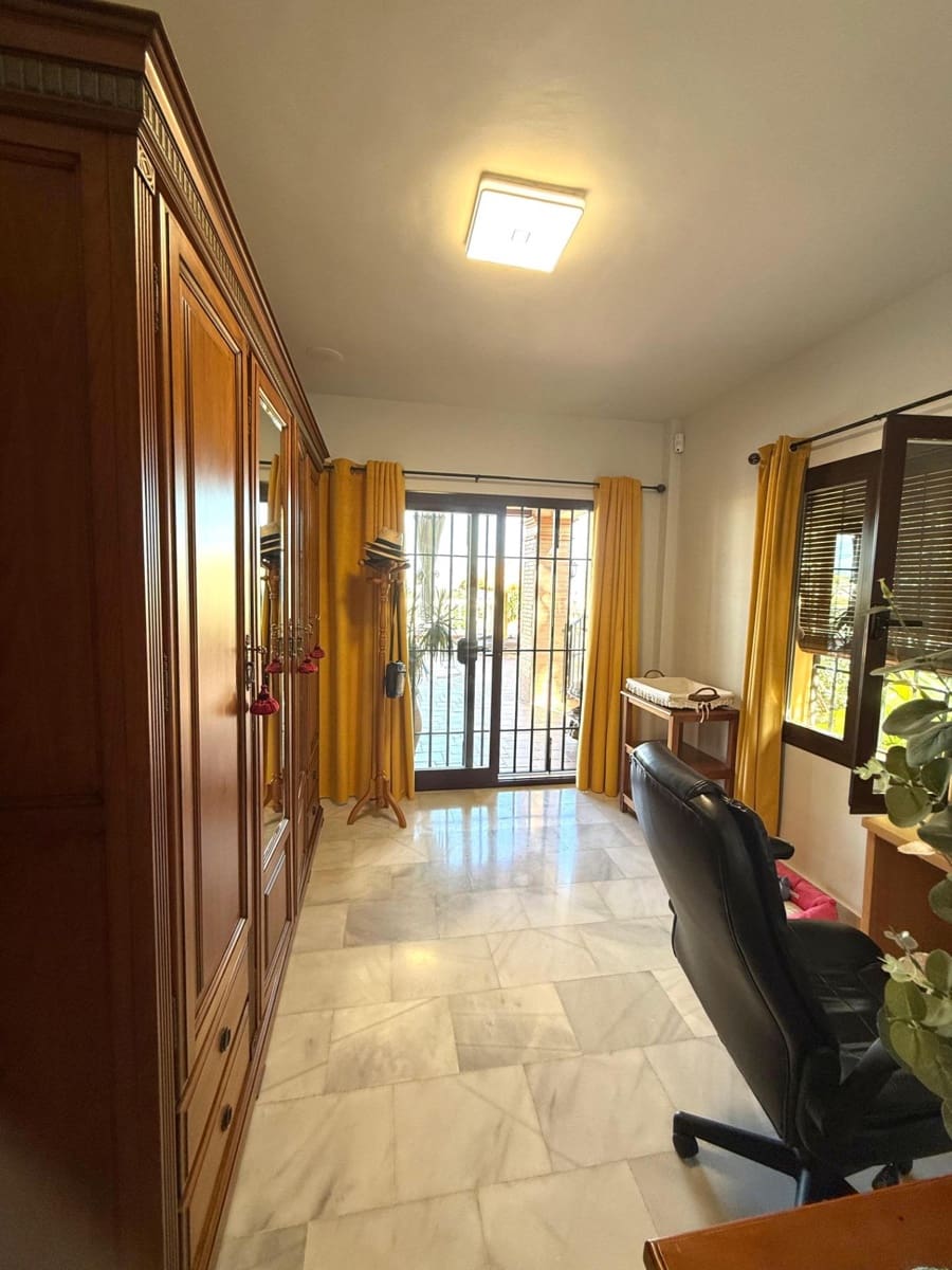 7 soveværelse Villa til salg i Coin - € 1.400.000 (Ref: 9243253)