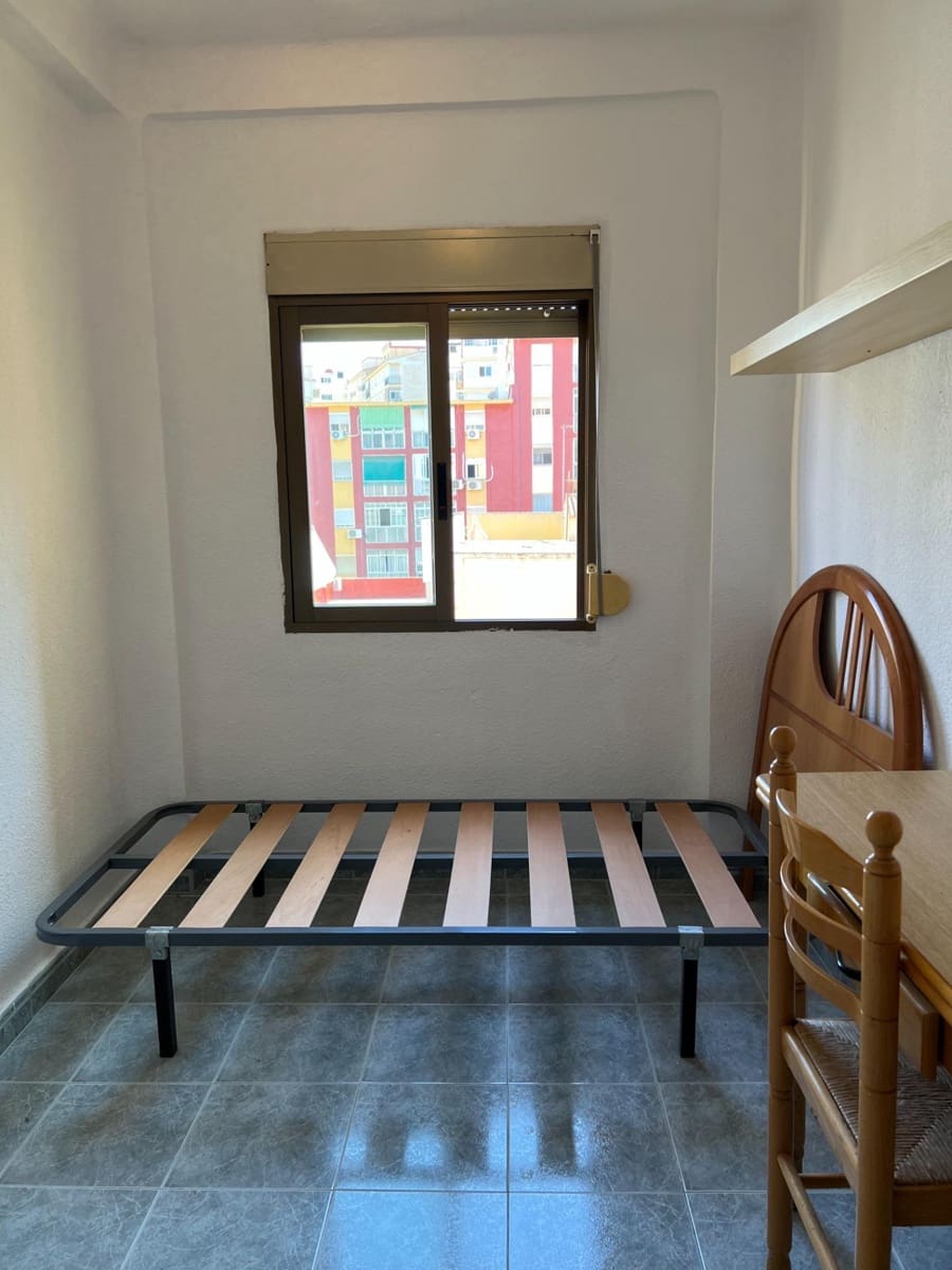 2 sypialnia Mieszkanie na sprzedaż w Miasto Malaga - 168 000 € (Ref: 9247137)