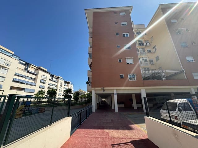 4 slaapkamer Flat te koop in Ciudad Jardín, Málaga stad met zwembad garage - € 396.000 (Ref: 9247138)