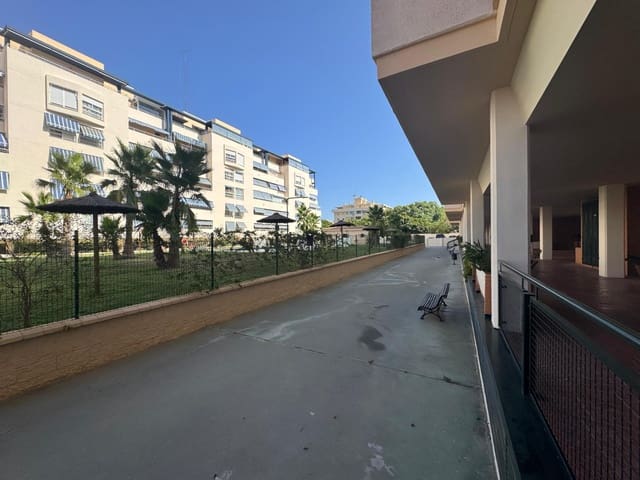4 slaapkamer Flat te koop in Ciudad Jardín, Málaga stad met zwembad garage - € 396.000 (Ref: 9247138)