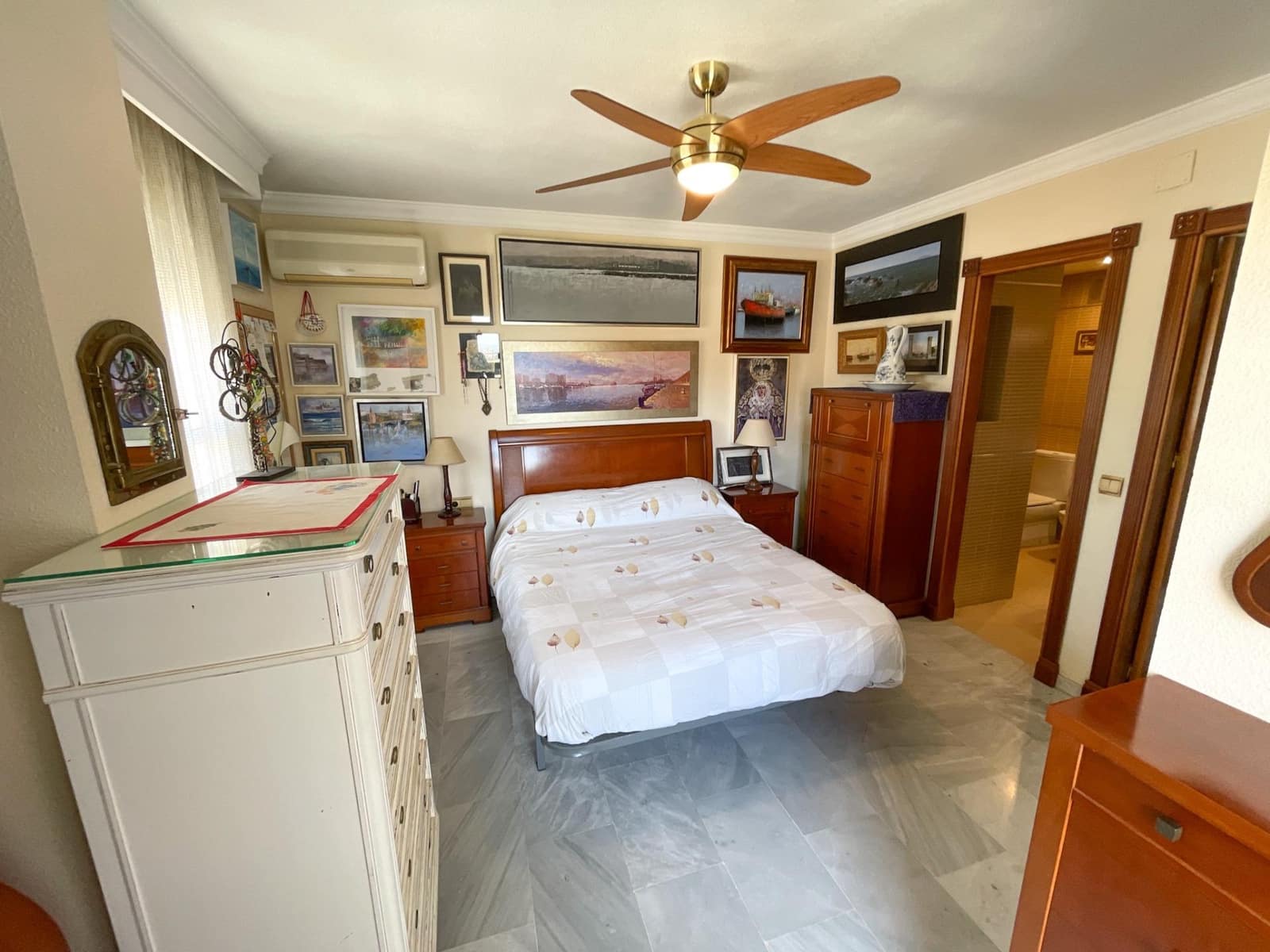 4 bedroom Flat for sale in Malaga city - € 465,000 (Ref: 9257566)