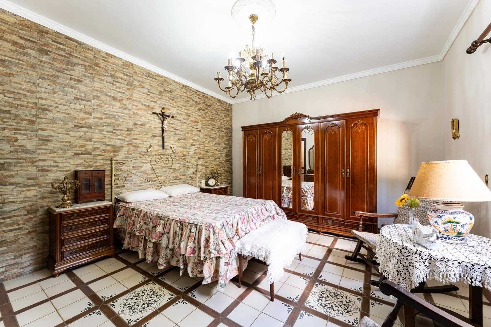 5 soveværelse Villa til salg i Antequera med swimmingpool garage - € 340.000 (Ref: 9269974)