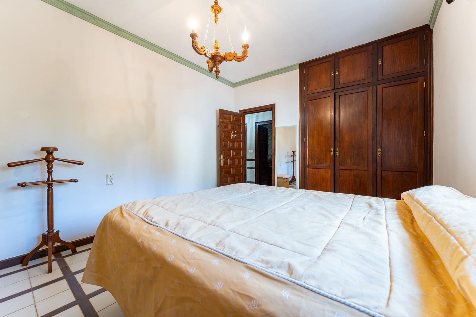 5 soveværelse Villa til salg i Antequera med swimmingpool garage - € 340.000 (Ref: 9269974)