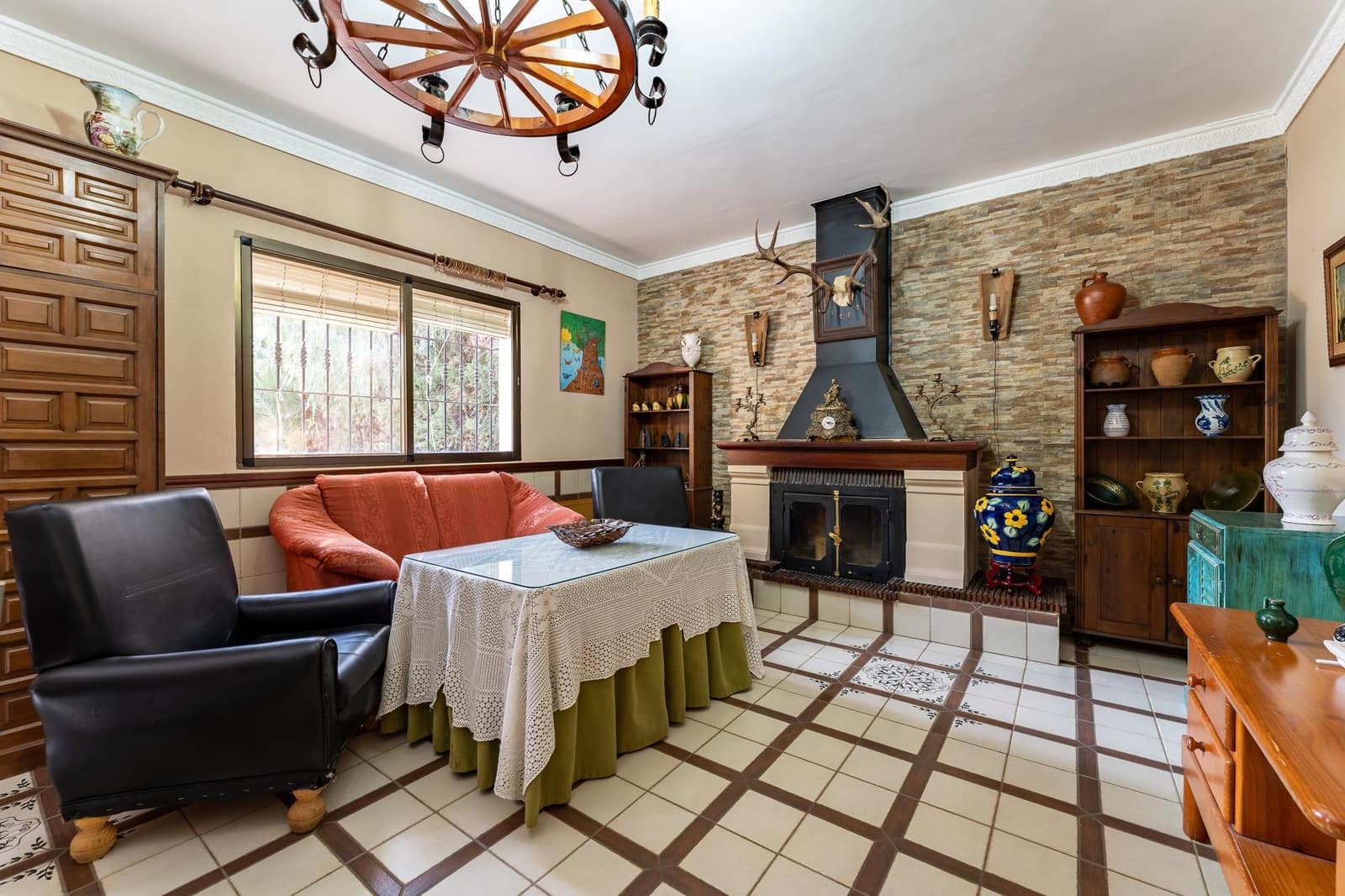 5 bedroom Villa for sale in Antequera with pool garage - € 340,000 (Ref: 9269974)