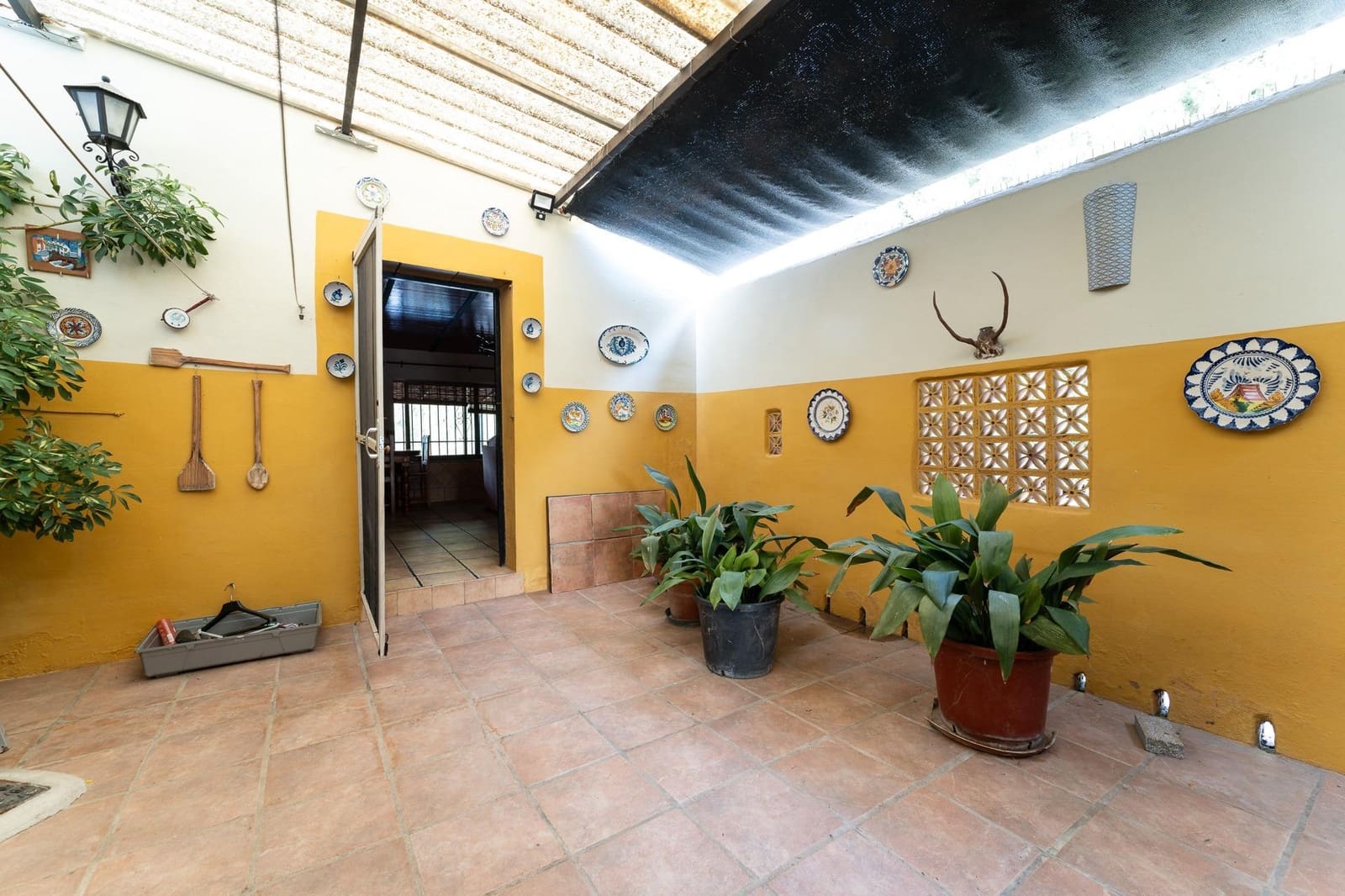 5 bedroom Villa for sale in Antequera with pool garage - € 340,000 (Ref: 9269974)