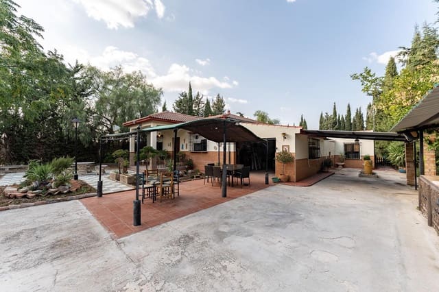 5 bedroom Villa for sale in Antequera with pool garage - € 330,000 (Ref: 9269974)