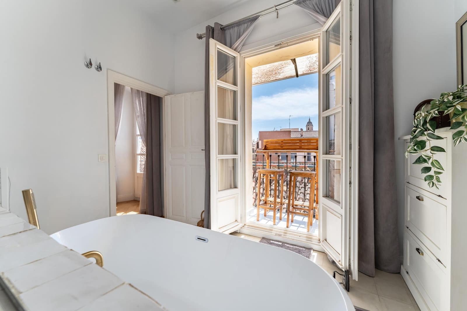 Piso de 3 habitaciones en Málaga ciudad en venta - 1.175.000 € (Ref: 9282398)