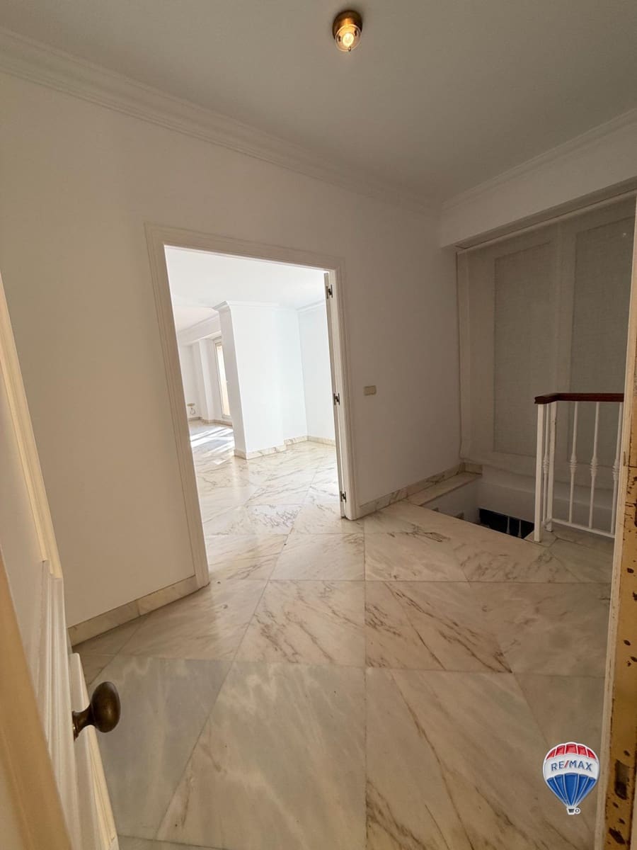 4 soverom Leilighet til salgs i Malaga by med svømmebasseng garasje - € 1 500 000 (Ref: 9311118)