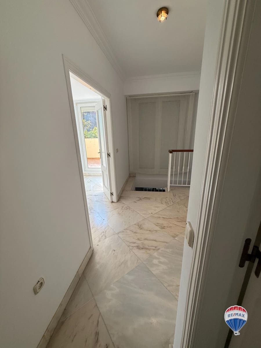 4 soverom Leilighet til salgs i Malaga by med svømmebasseng garasje - € 1 500 000 (Ref: 9311118)
