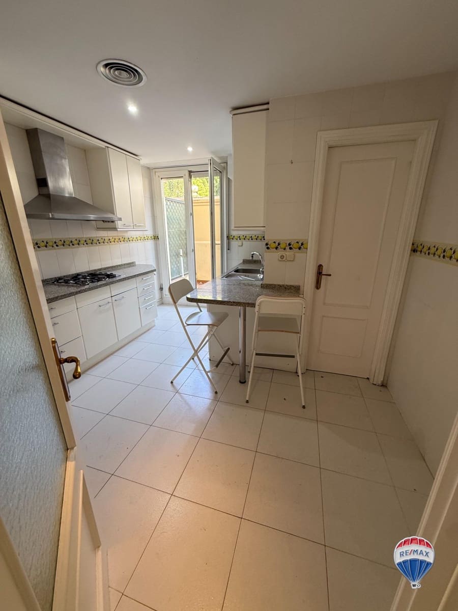 4 soverom Leilighet til salgs i Malaga by med svømmebasseng garasje - € 1 500 000 (Ref: 9311118)